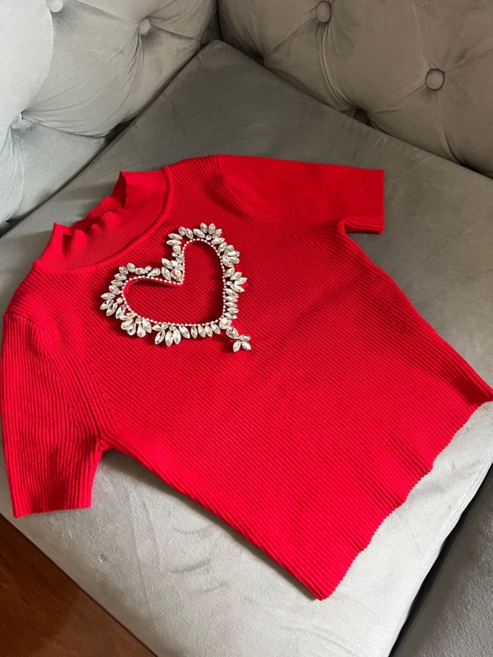 ✨AKIRA Red Ribbed Cropped Tee with Heart Cutout and Crystal Detail✨ - Picture 6 of 10